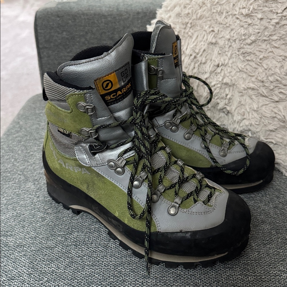 Scarpa Triolet Pro GTX womens goretex mountaineering hiking alpine boots 7.5 - Picture 2 of 7